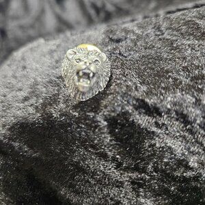 Pewter Look Lion Pin